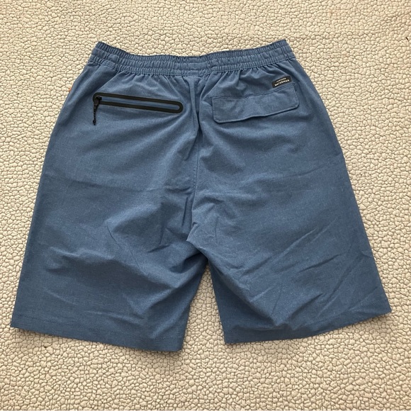 Quiksiler Waterman, men’s M shorts/bathing suit. Great shape, lightly used - Picture 2 of 5